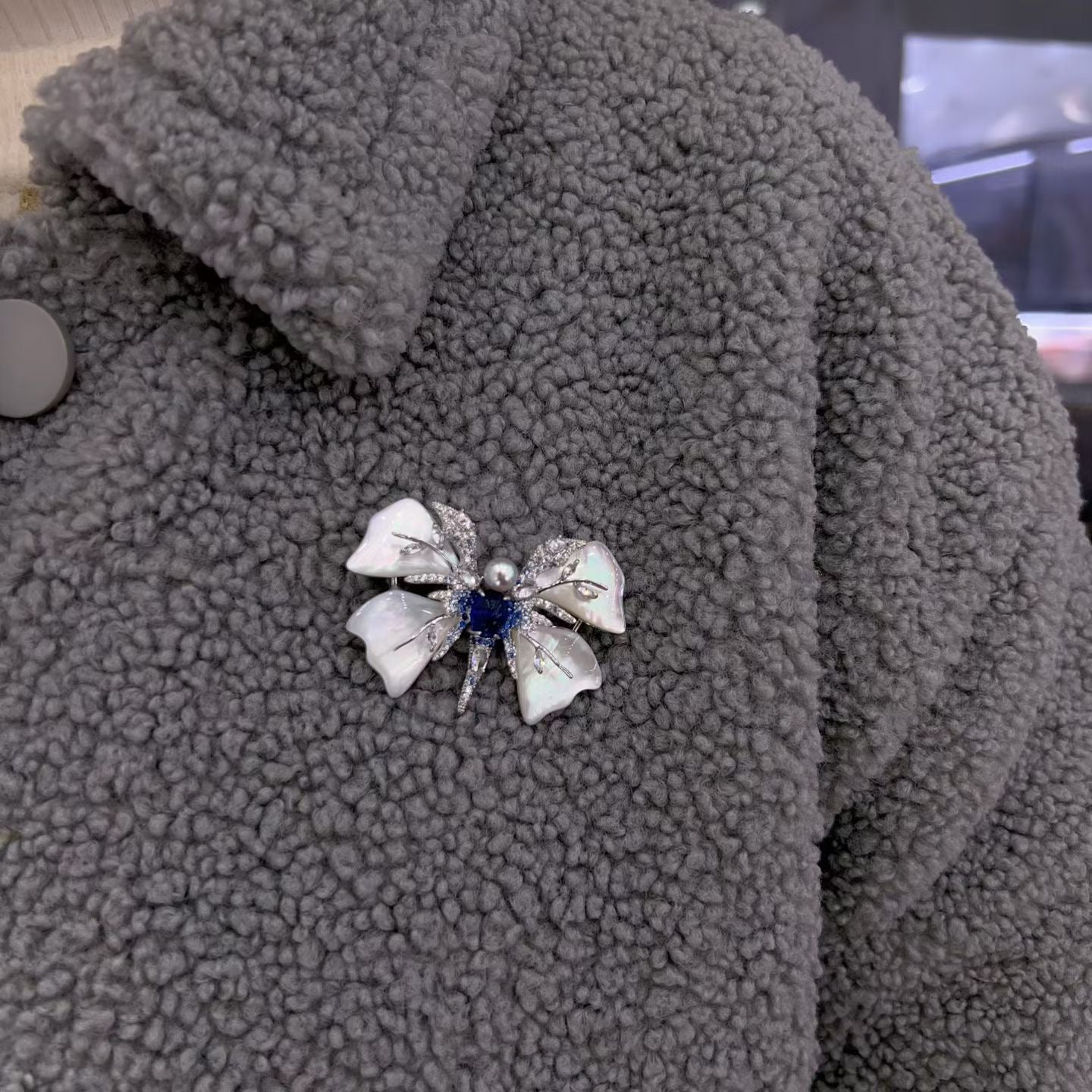 High quality silver blue color seawater MADAMA pearl brooch