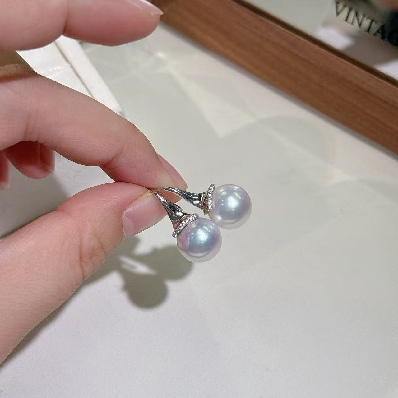 High quality aurora white color Edison pearl earrings