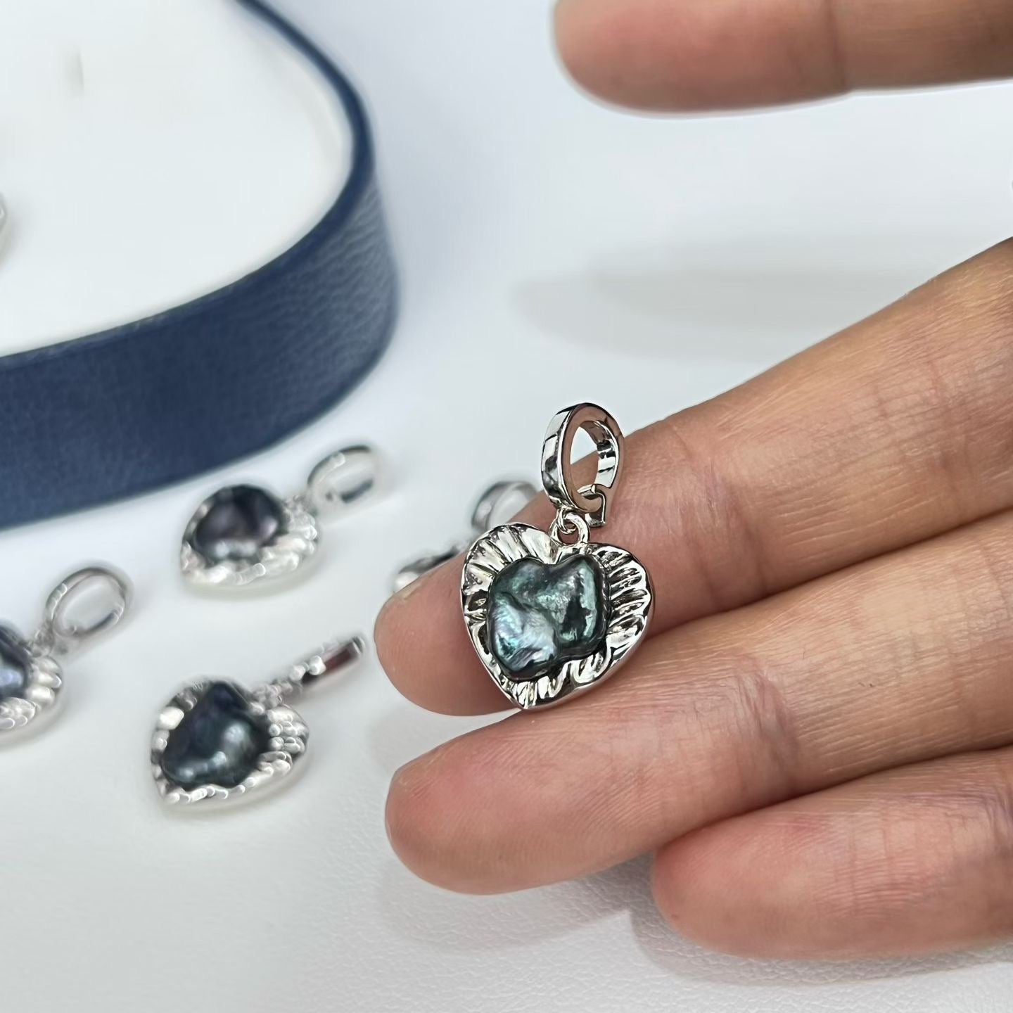 High quality black color Tahitian keshi pearls pendant