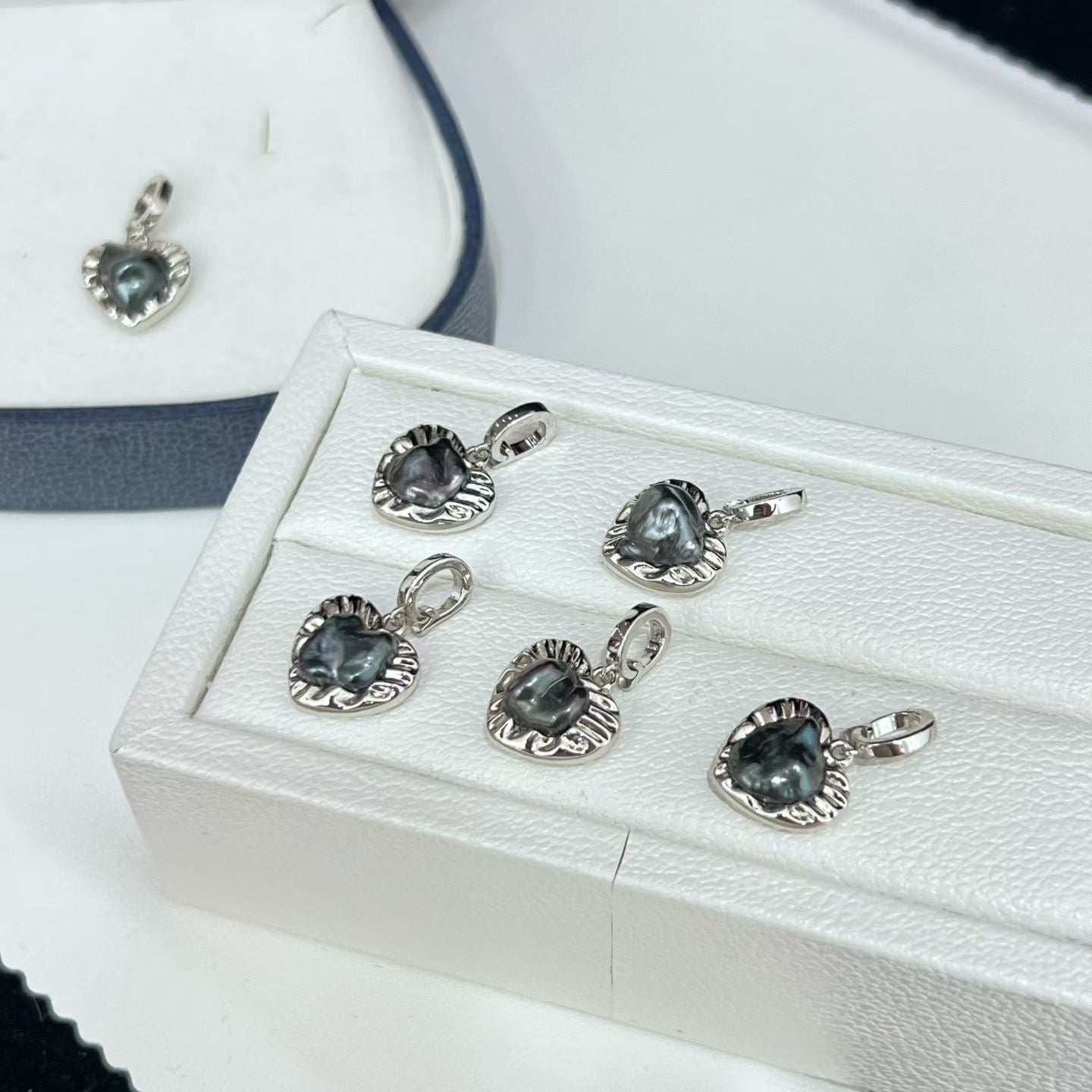 High quality black color Tahitian keshi pearls pendant