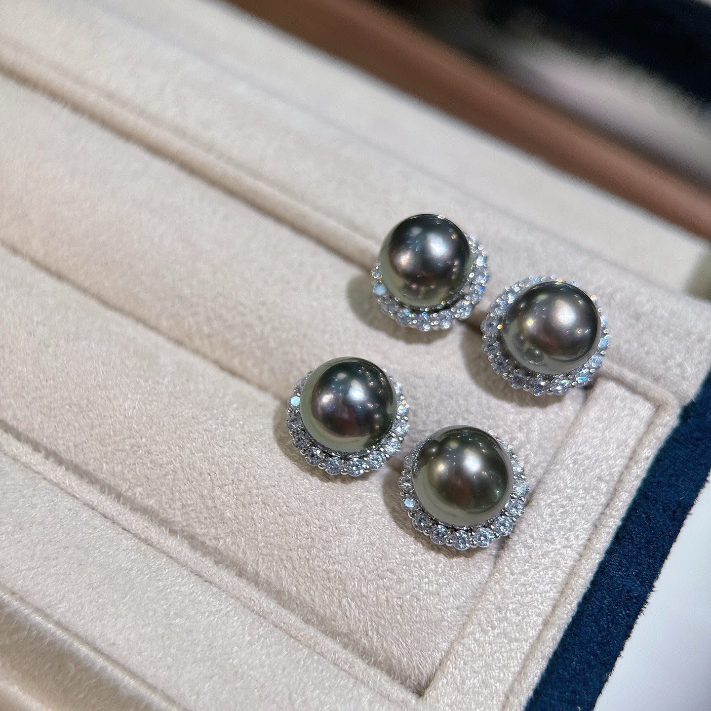 High quality black color Tahitian pearls earrings