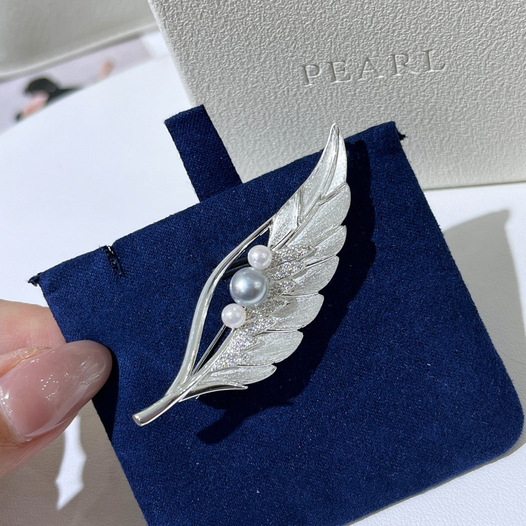 High quality silver blue & white color seawater akoya pearls brooch