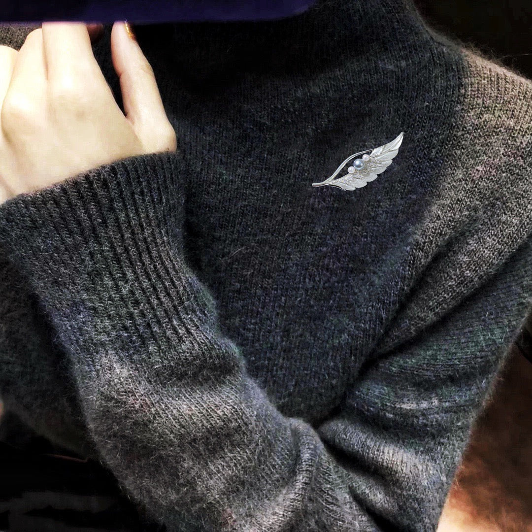 High quality silver blue & white color seawater akoya pearls brooch