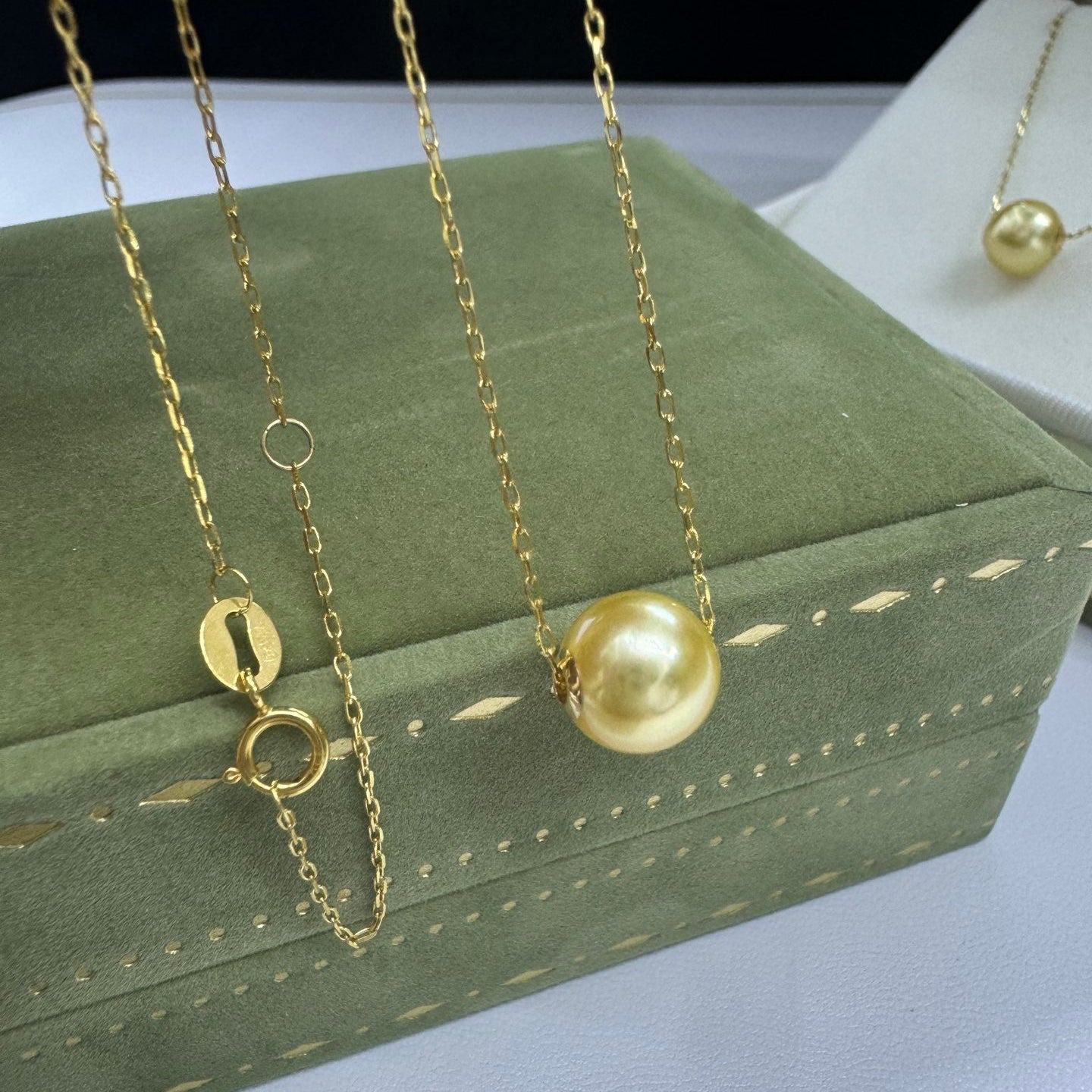 High quality medium gold color Golden southsea pearl pendant