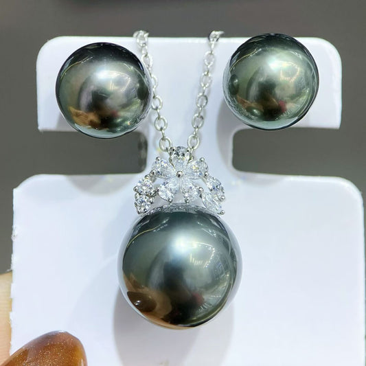 High quality deep green color Tahitian pearls earrings studs & pendant a set