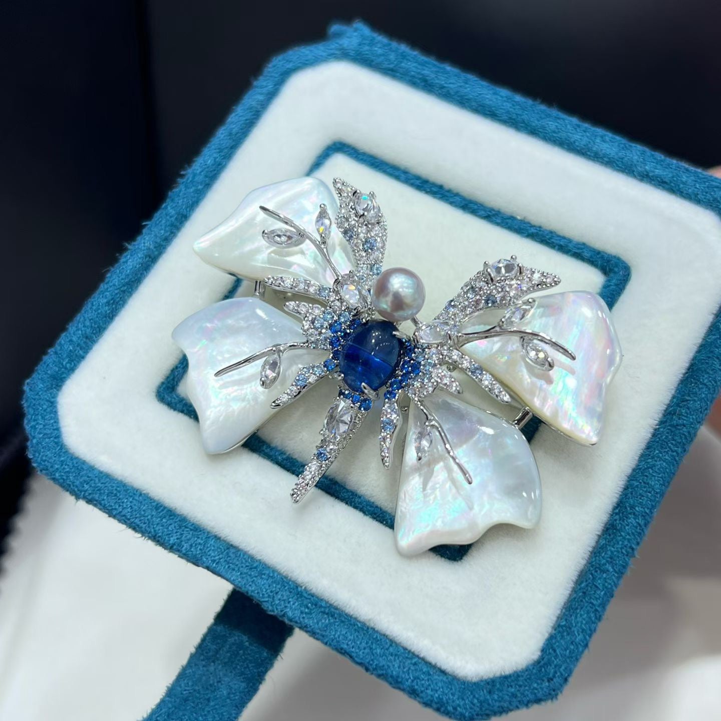 High quality silver blue color seawater MADAMA pearl brooch