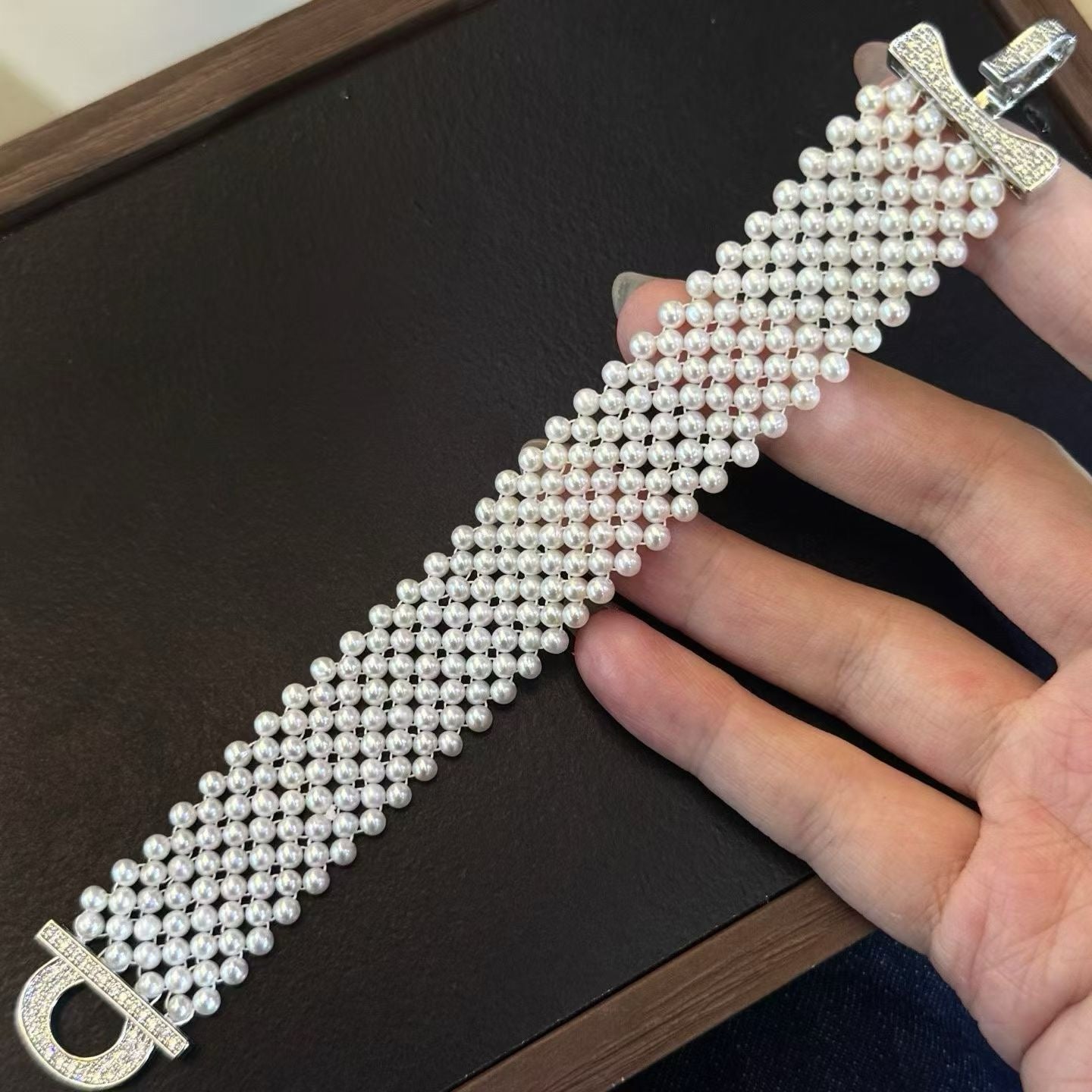 High quality white color freshwater pearls bracelet