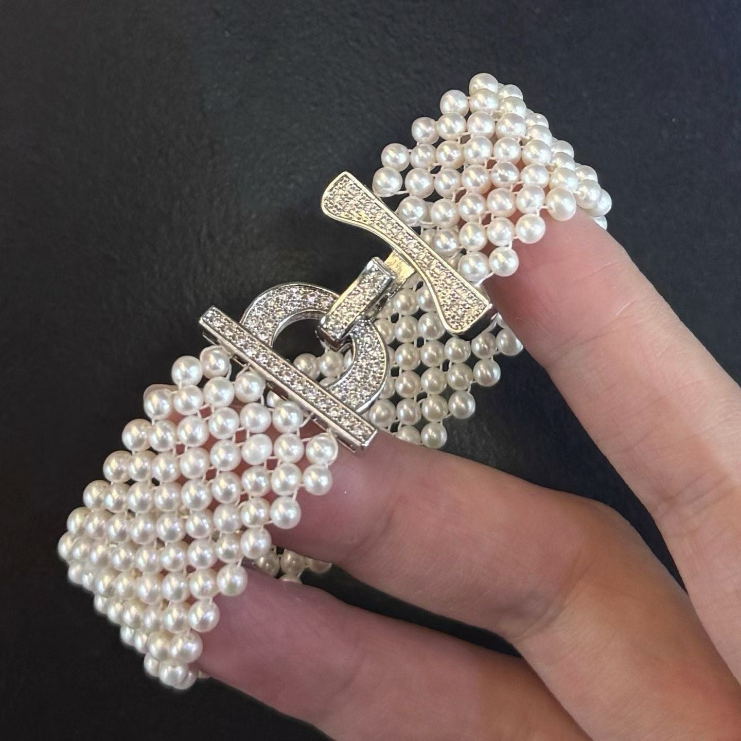 High quality white color freshwater pearls bracelet