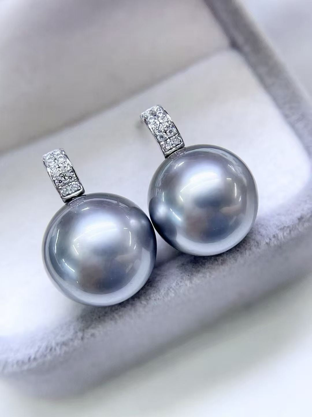 High quality “Ocean blue”platinum grey color Tahitian pearls earrings