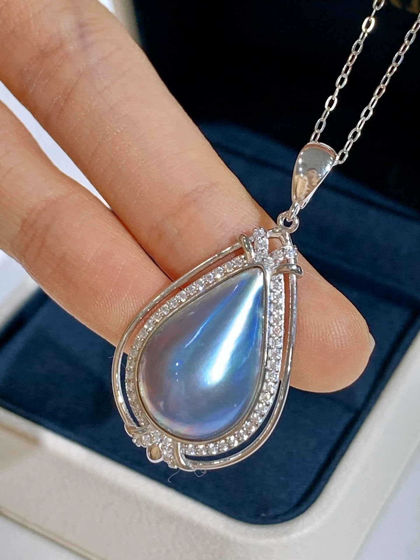 High quality sky blue color teardrop shape seawater Mabe pearl pendant