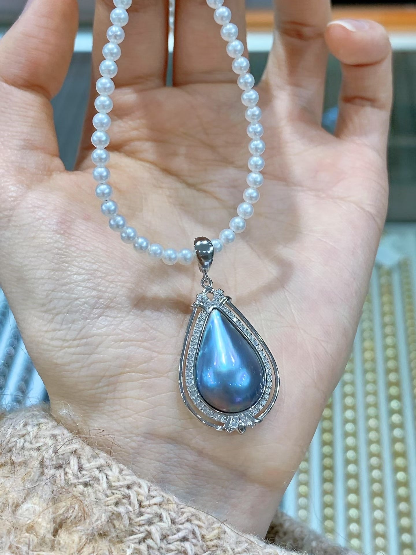High quality sky blue color teardrop shape seawater Mabe pearl pendant