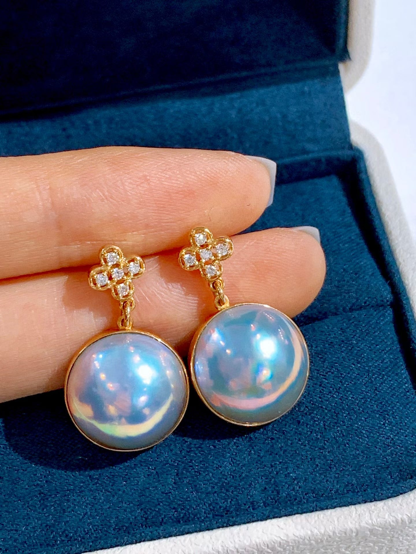 High quality aurora dazzling blue color seawater Mabe pearls earrings