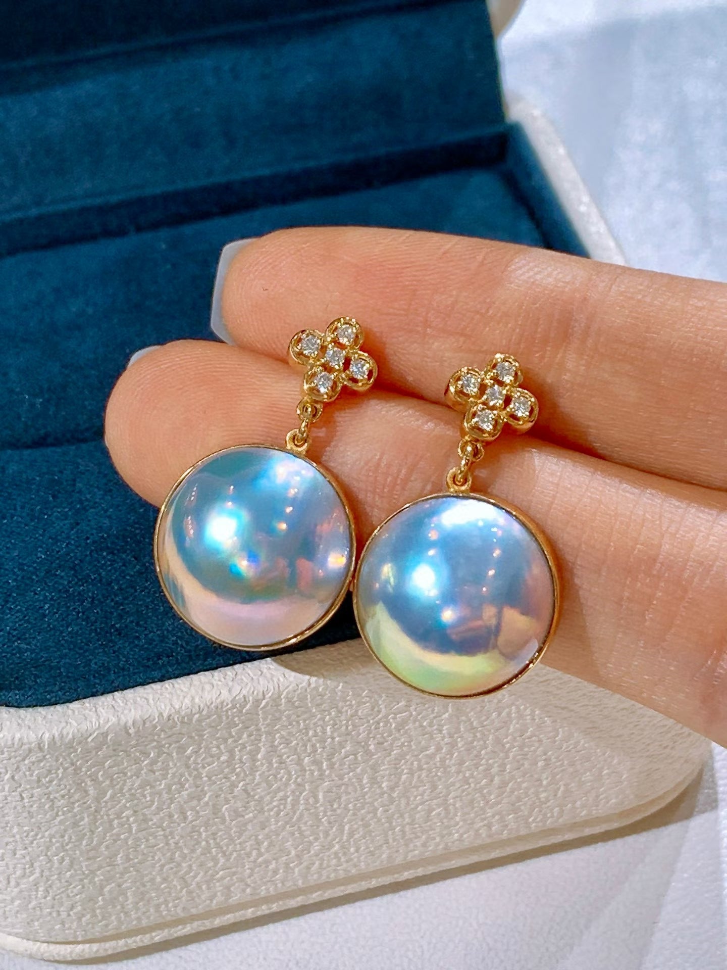 High quality aurora dazzling blue color seawater Mabe pearls earrings