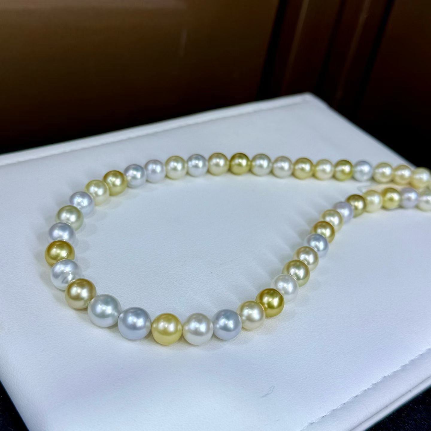 High quality white & gold color Golden southsea pearls & Australia Southsea pearls necklace