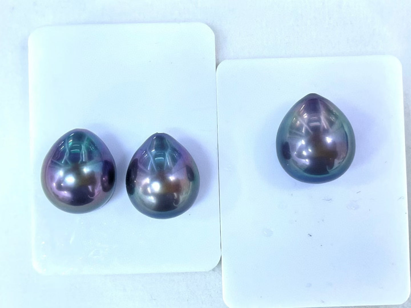 Top quality malachite green with purple overtone teardrop Tahitian baroque earrings & pendant a set