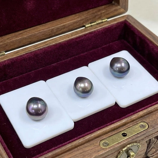 Top quality malachite green with purple overtone teardrop Tahitian baroque earrings & pendant a set