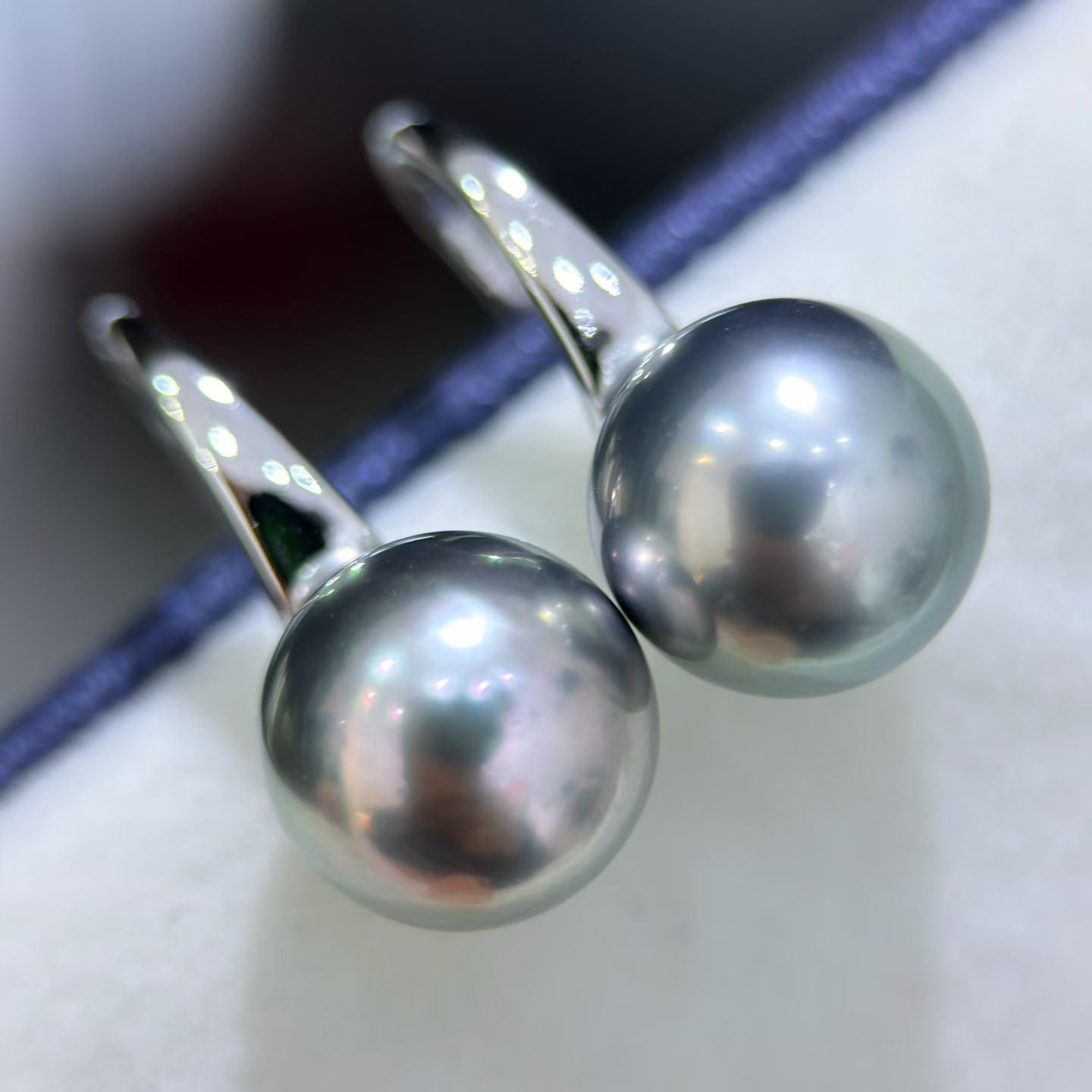 High quality aurora black color Tahitian pearls earrings