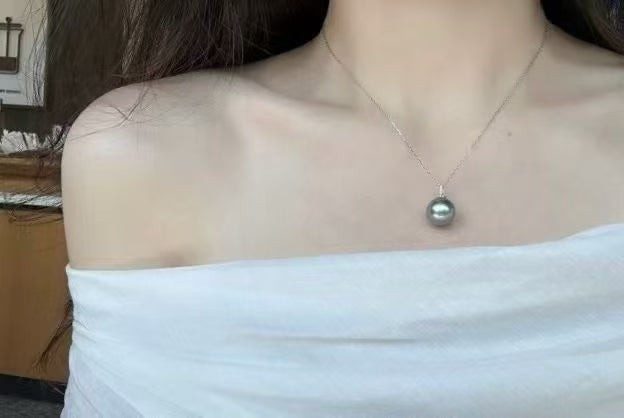 High quality aurora black color Tahitian pearl pendant