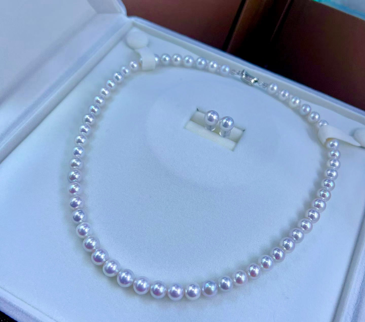 Top quality aurora white with pink color overtone freshwater akoya pearls necklace & earrings a set