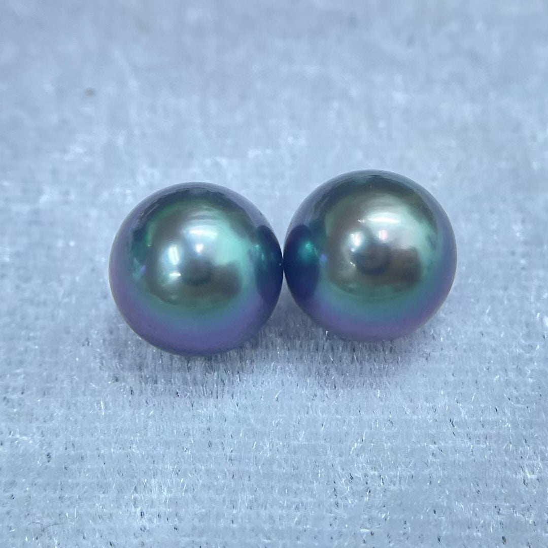 High quality malachite green with purple overtone Tahitian pearls earrings studs