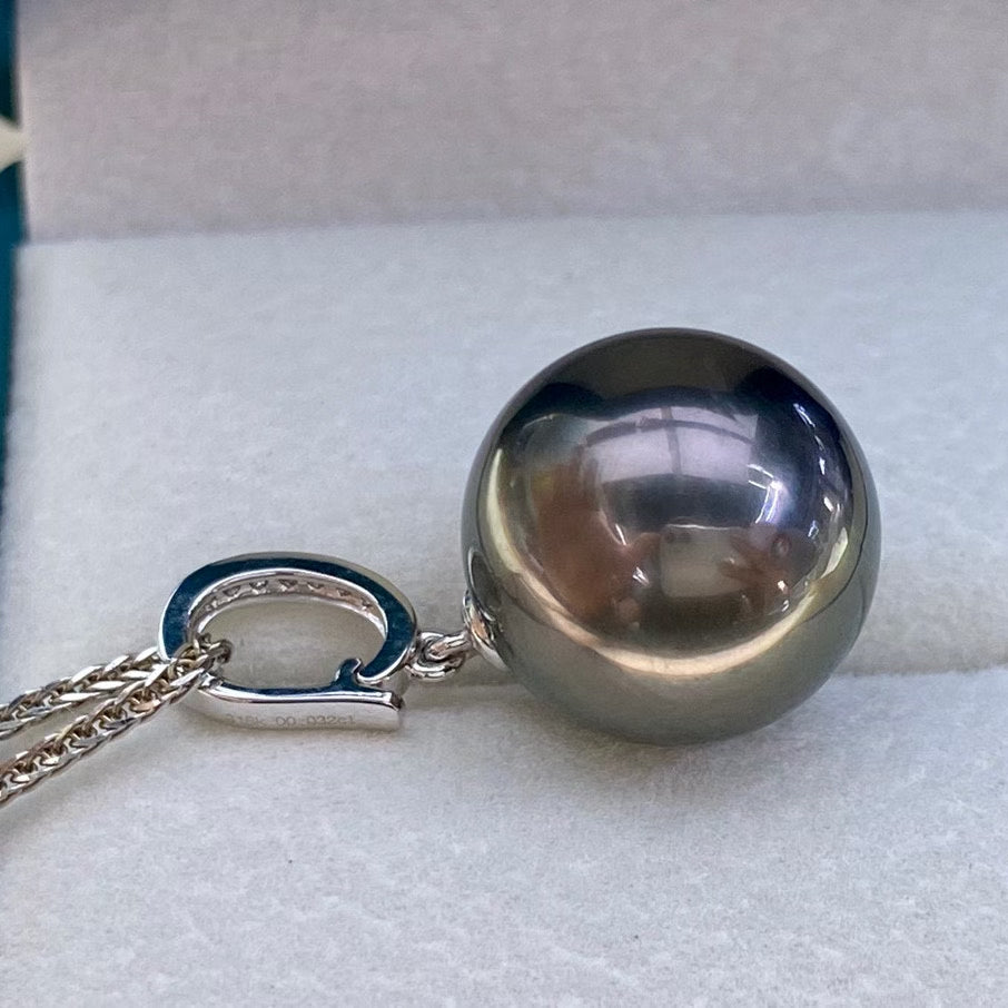 High quality aurora black color Tahitian pearl pendant
