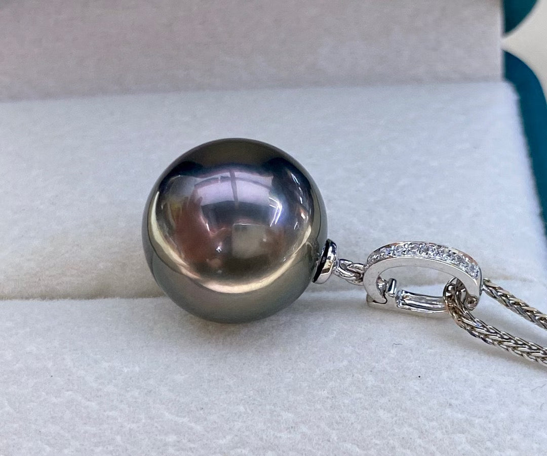 High quality aurora black color Tahitian pearl pendant