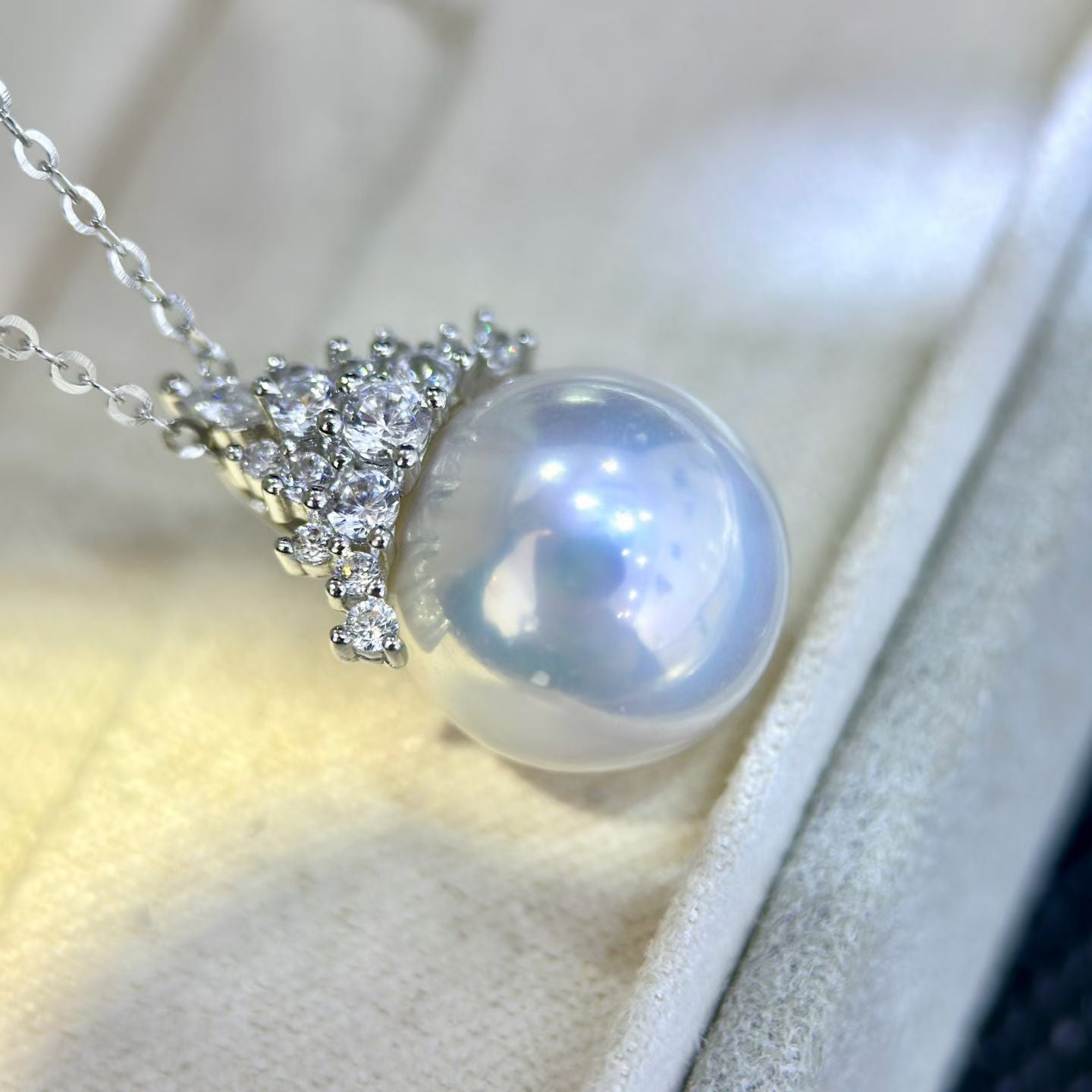 High quality “snow queen”aurora white color Edison pearl pendant
