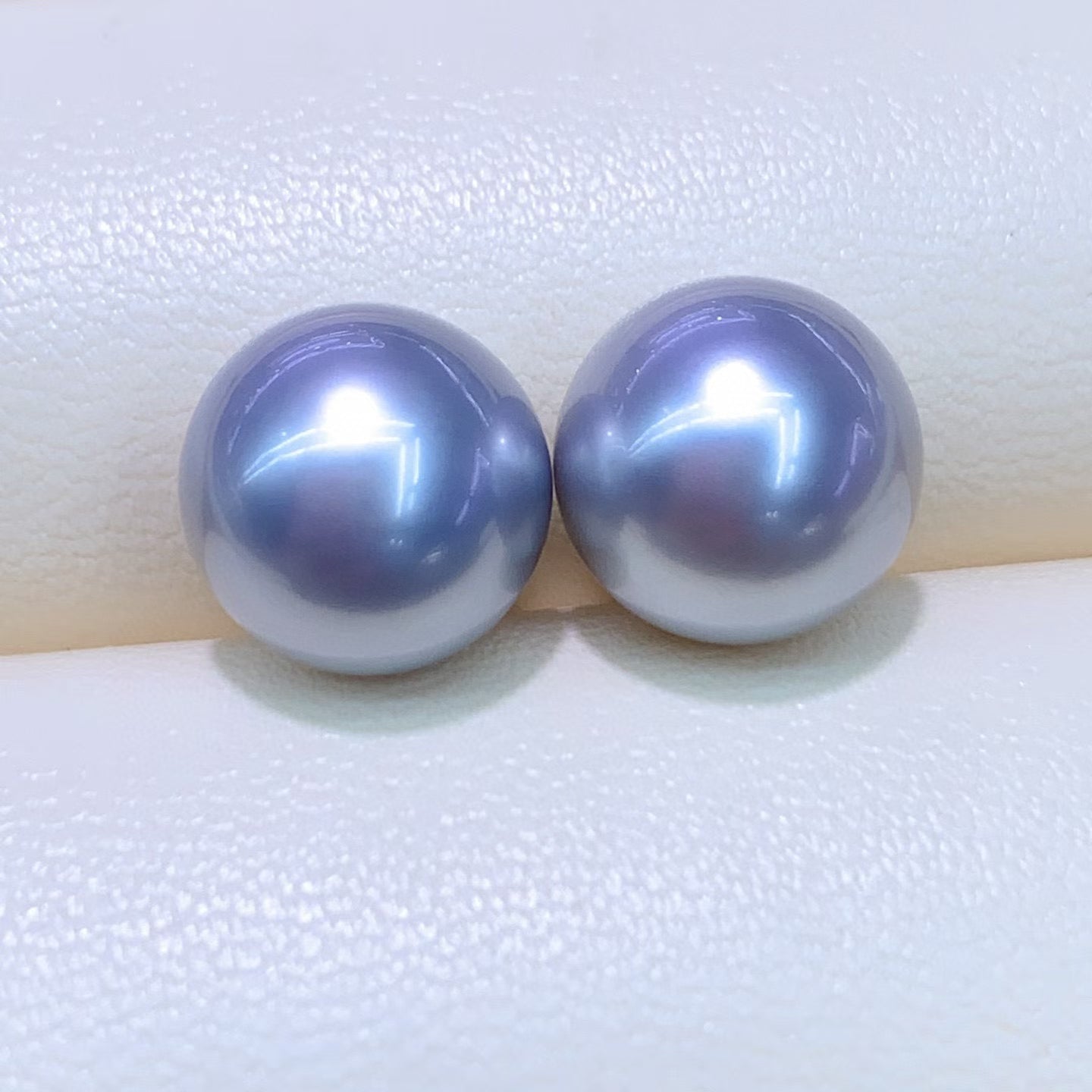 High quality “Ocean blue”platinum grey color Tahitian pearls loose pair