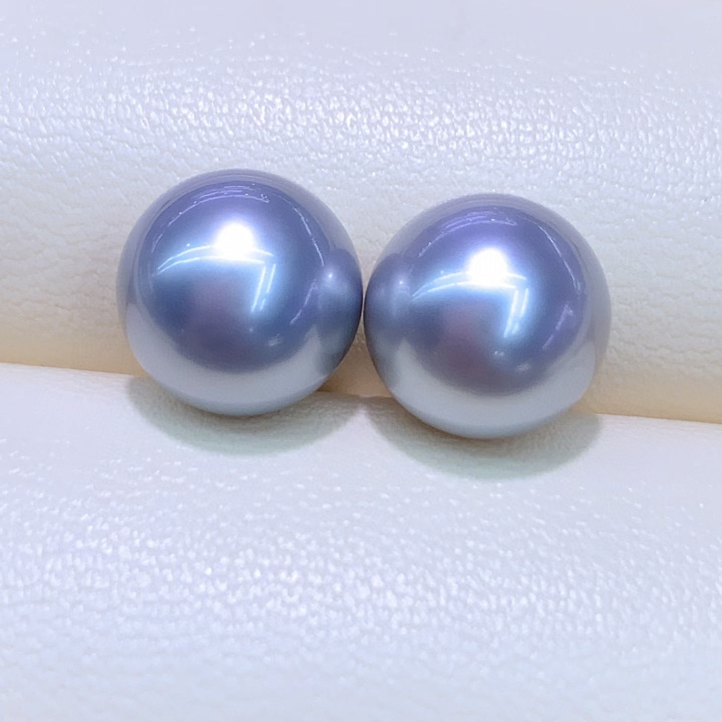 High quality “Ocean blue”platinum grey color Tahitian pearls loose pair