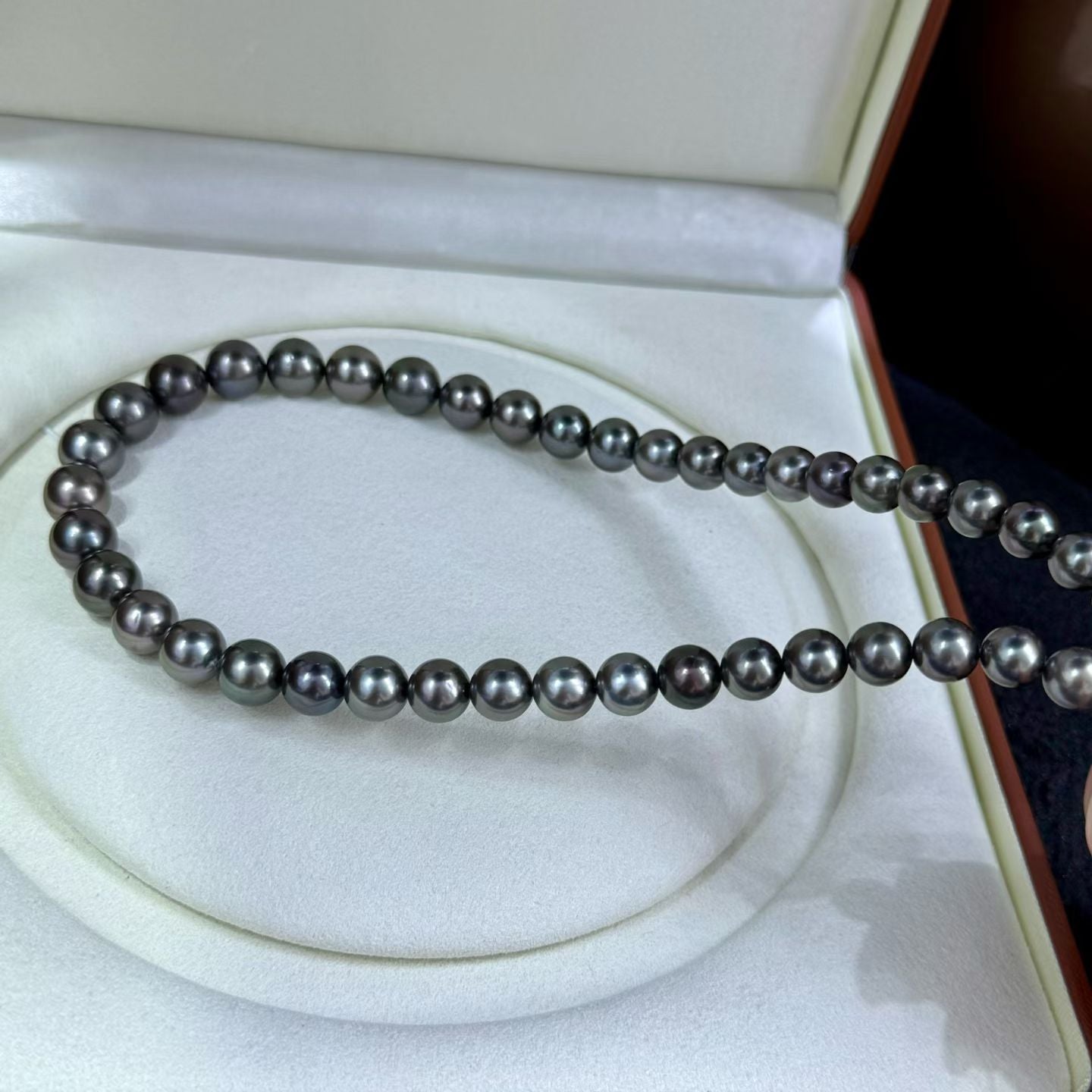 High quality aurora black color Tahitian pearls necklace