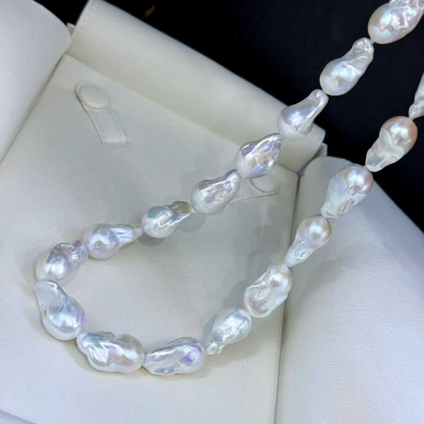 Top quality aurora white color baroque pearls necklace