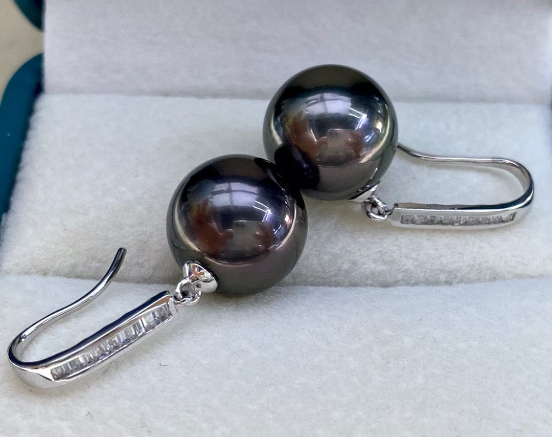 High quality aurora black color Tahitian pearls earrings