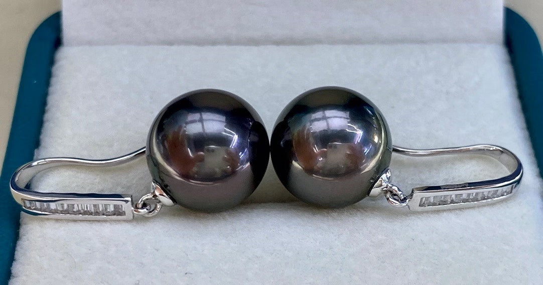 High quality aurora black color Tahitian pearls earrings