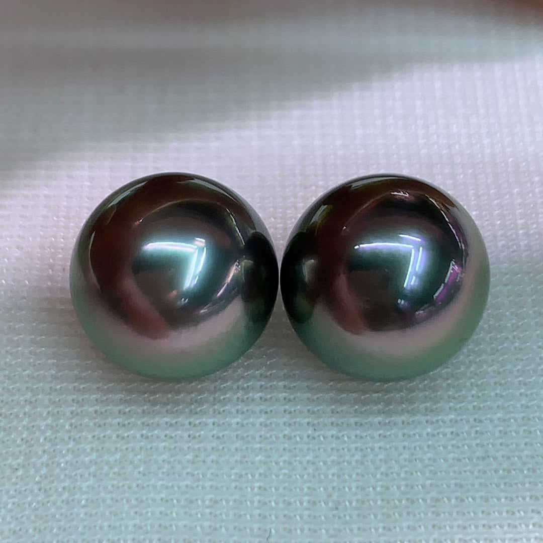 High quality malachite green color Tahitian pearls loose pair