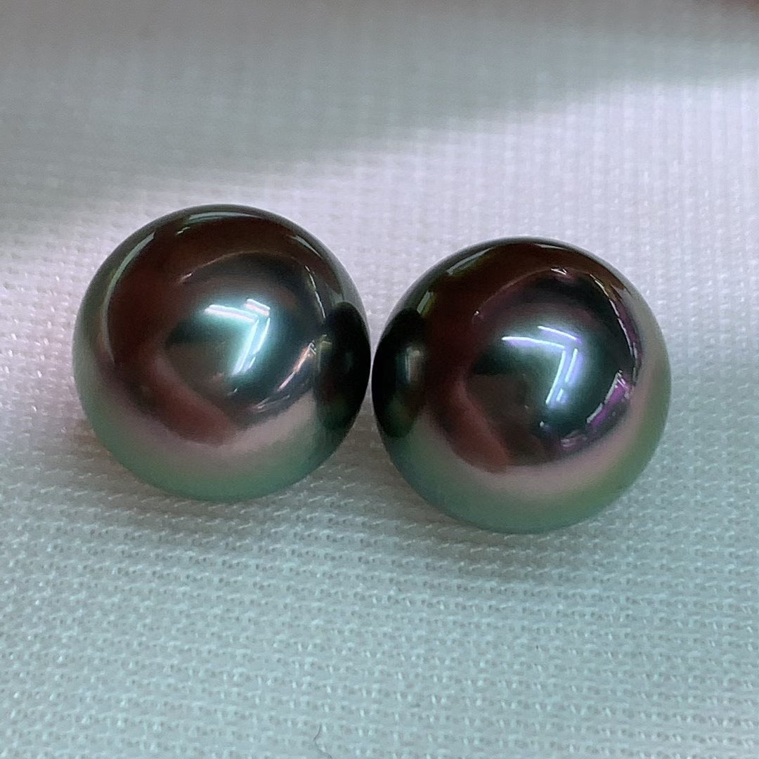 High quality malachite green color Tahitian pearls loose pair