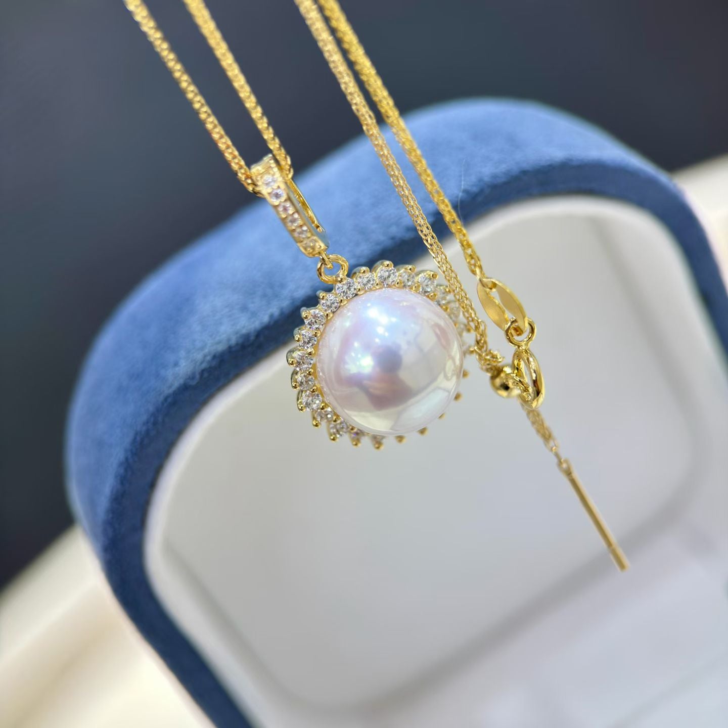 High quality white with pink overtone Edison pearl pendant