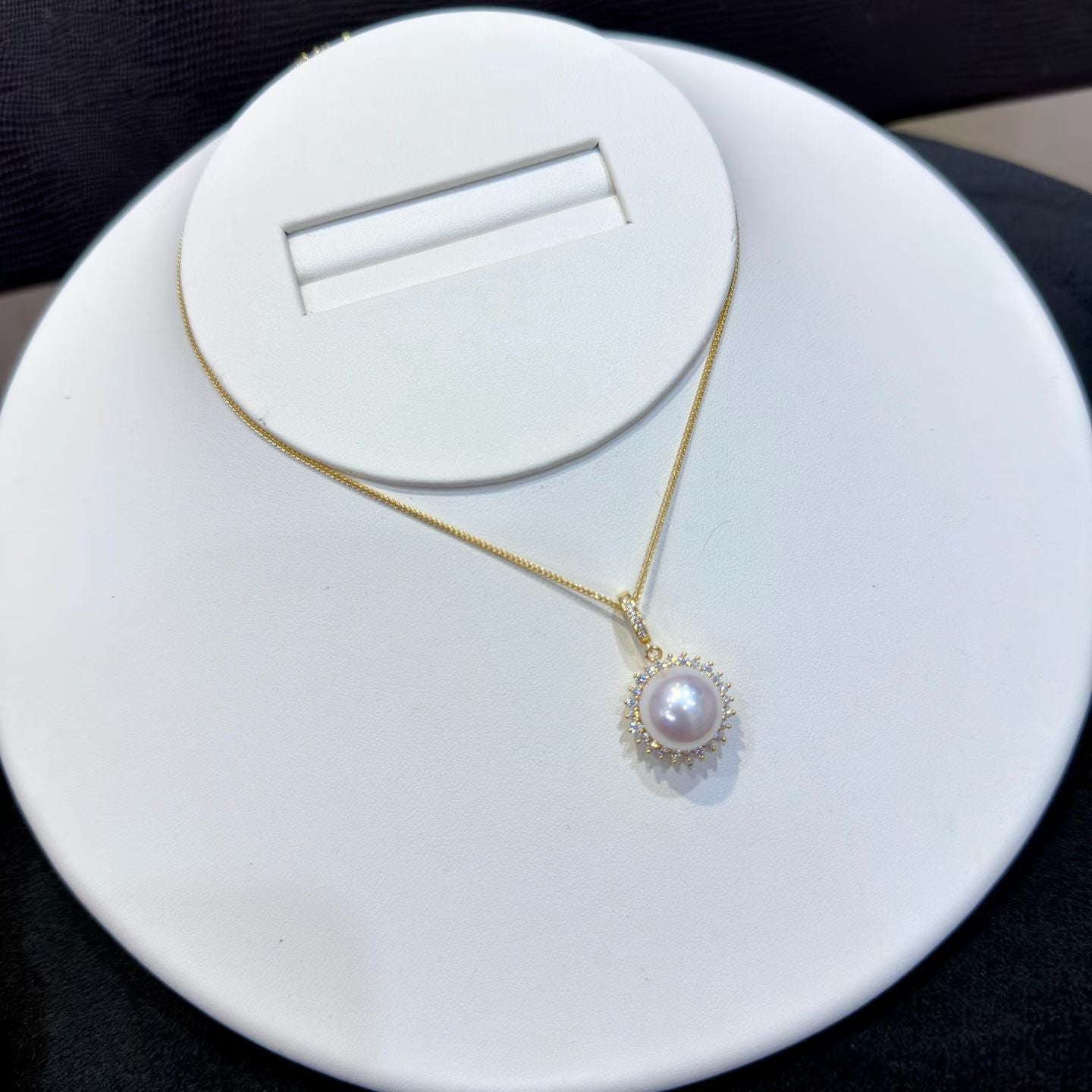 High quality white with pink overtone Edison pearl pendant