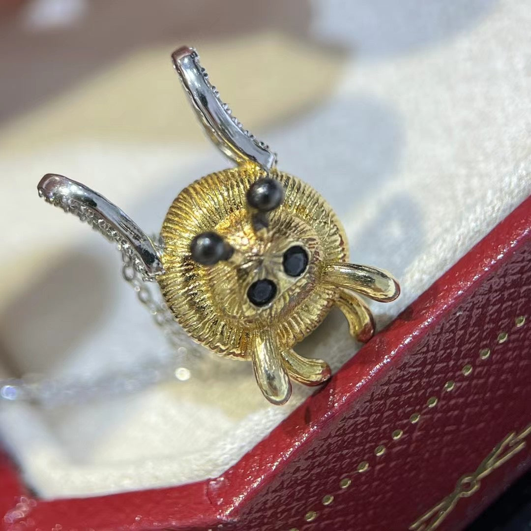 High quality “Bee”Malachite green color Tahitian pearls  pendant