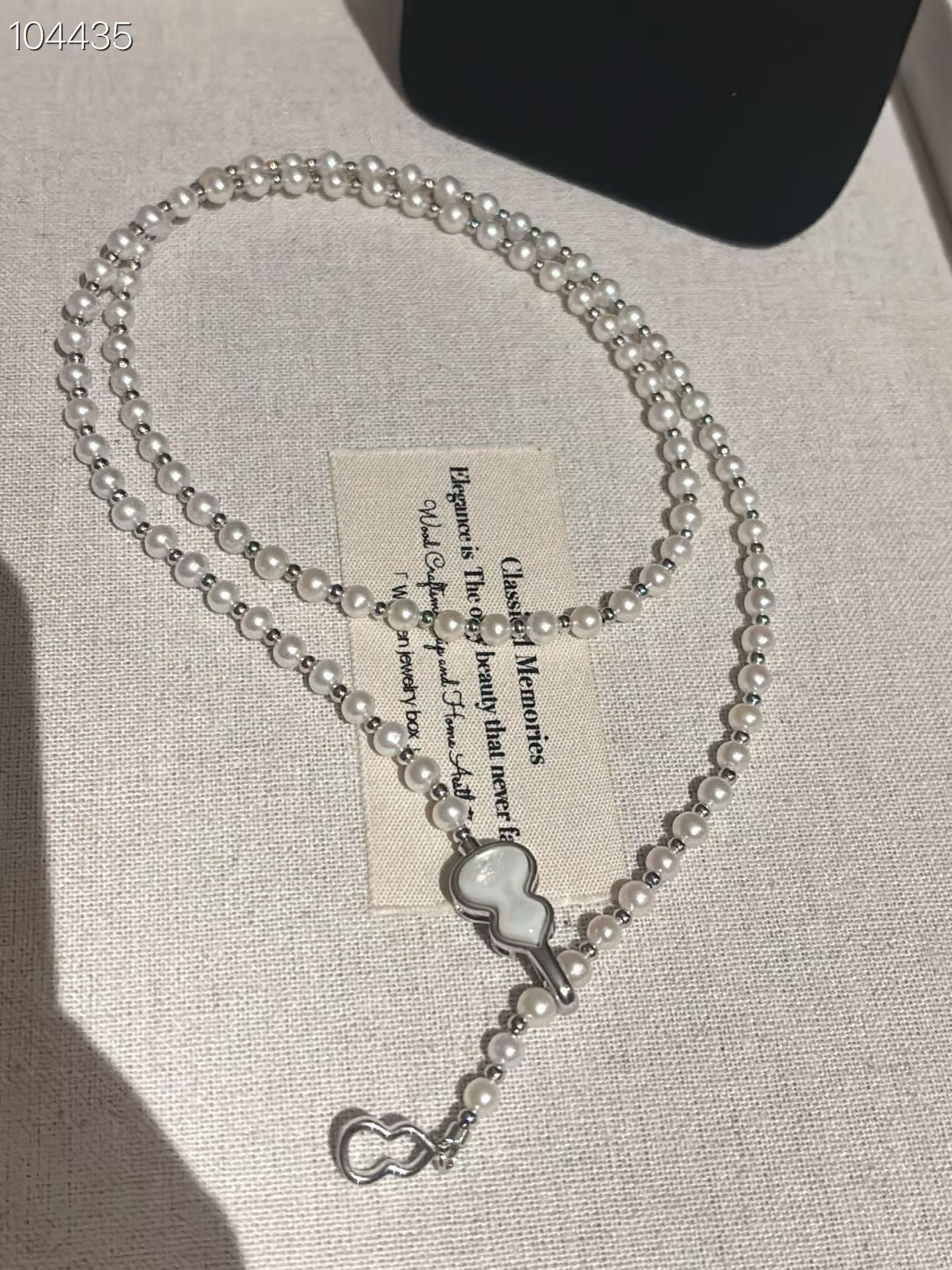 High quality white color ’hulu’ freshwater pearls necklace