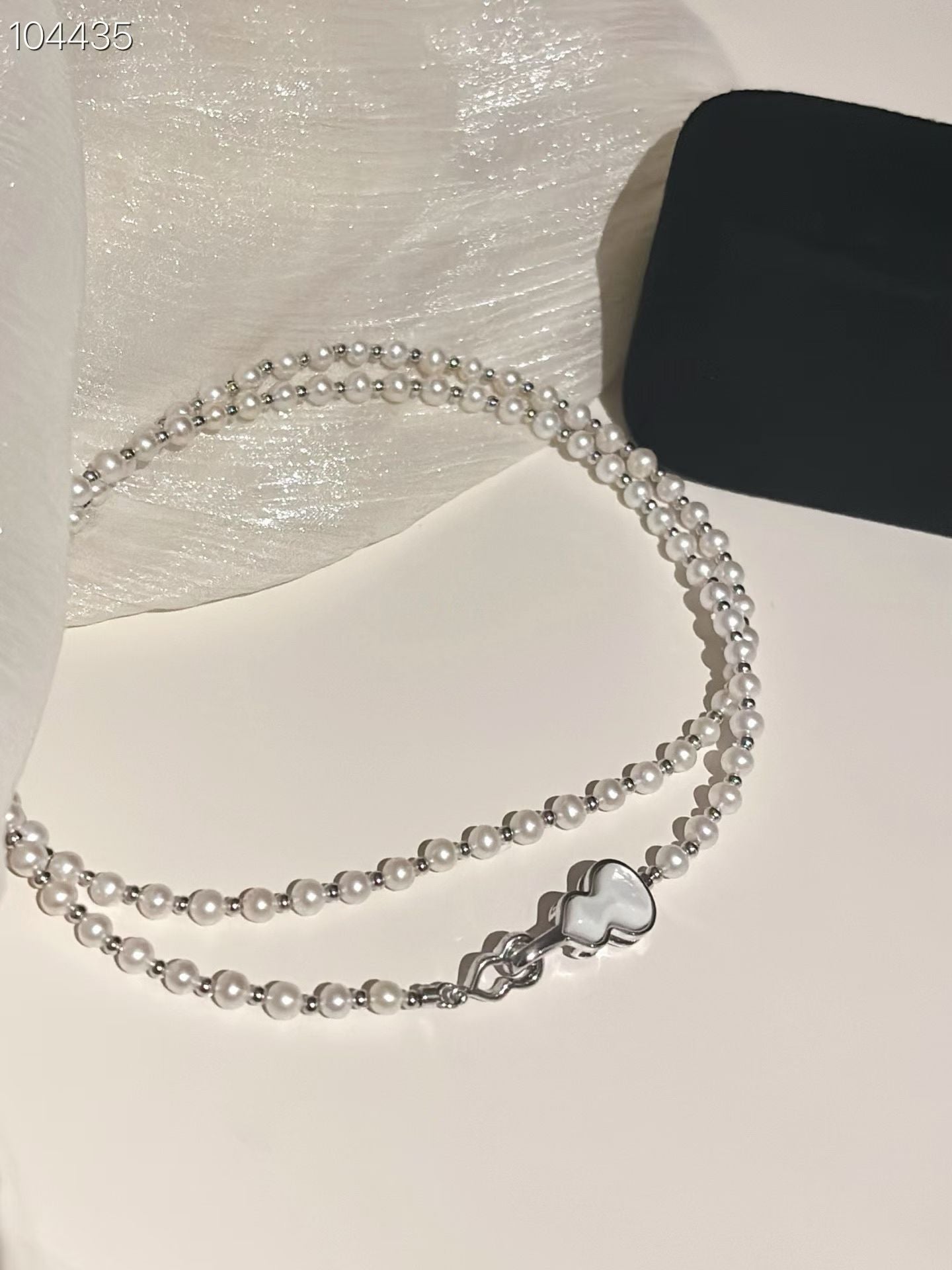 High quality white color ’hulu’ freshwater pearls necklace