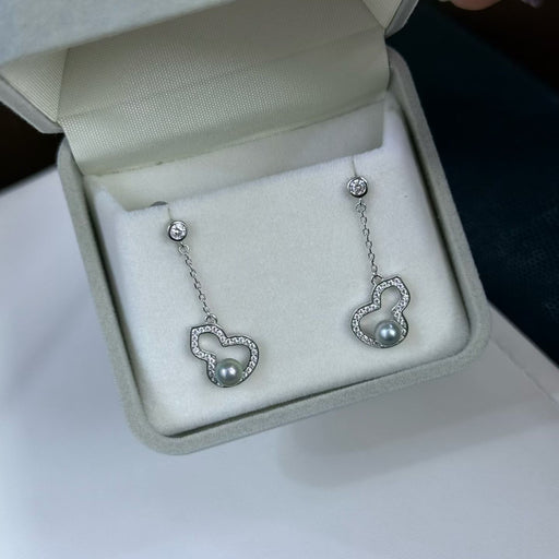 High quality “Hulu”silver grey color seawater MADAMA pearls earrings